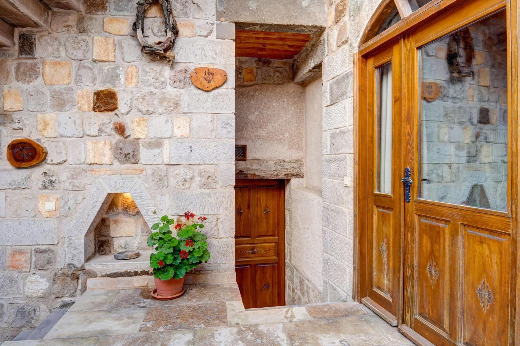 Vasil Cave Hotel Uchisar Exterior photo